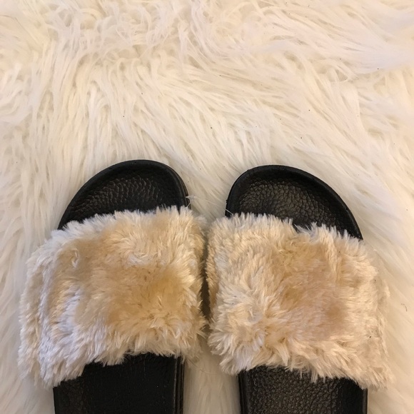 Blondie Beige Fur Slides - Picture 4 of 8